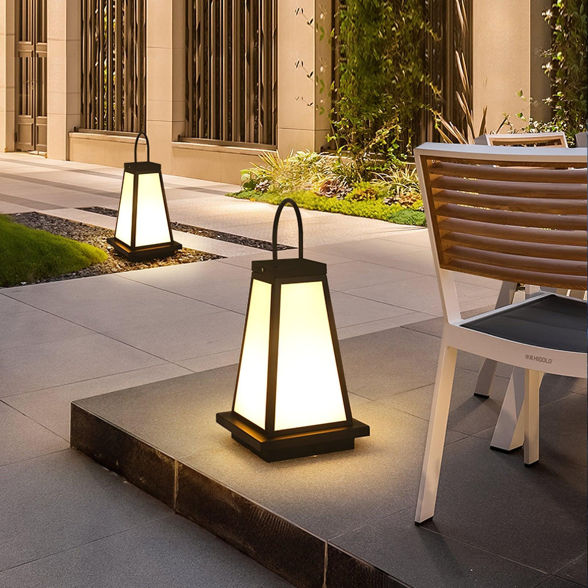 Roam Lantern Garden Outdoor Lamp ? 9.8″ x H 19.7″ / Dia 25cm x H 50cm / Black & White / Warm Light Table lamp