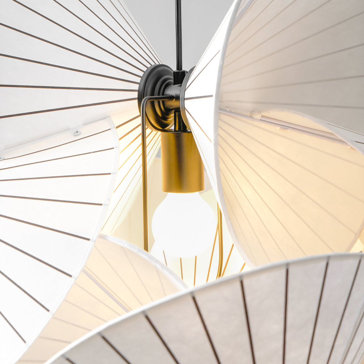 Serpentine Pendant Light