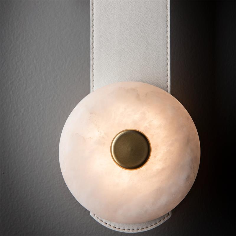 Snaps LED Floor-to-Ceiling Lamp