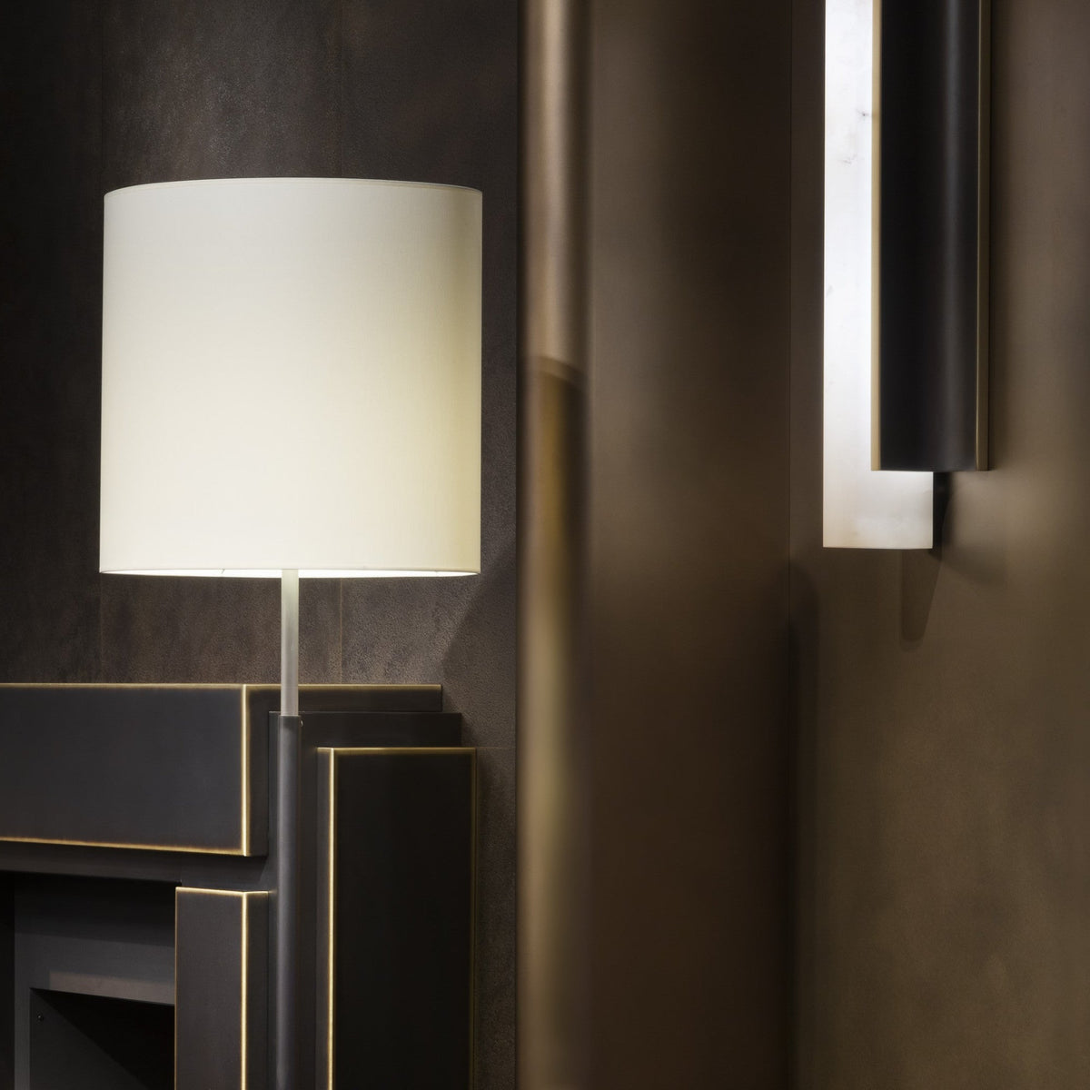 Timide Alabaster Wall Lamp
