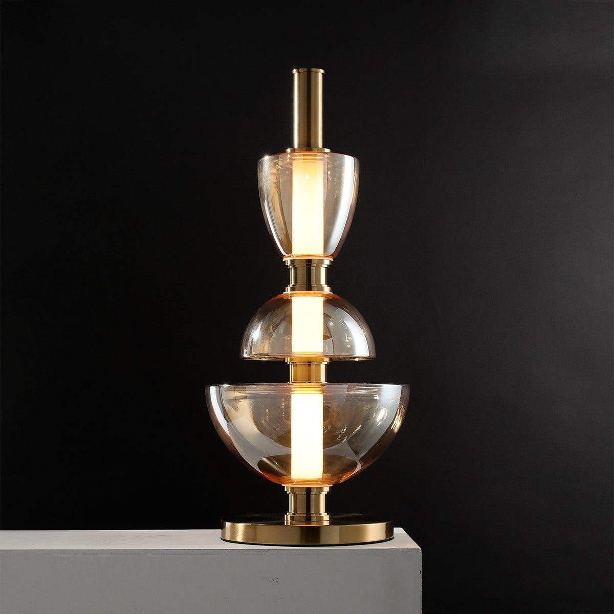 Symbol Table Light ∅ 11.8″ x H 26.8″ / Dia 30cm x H 68cm / Gold + Amber / US plug Table lamp