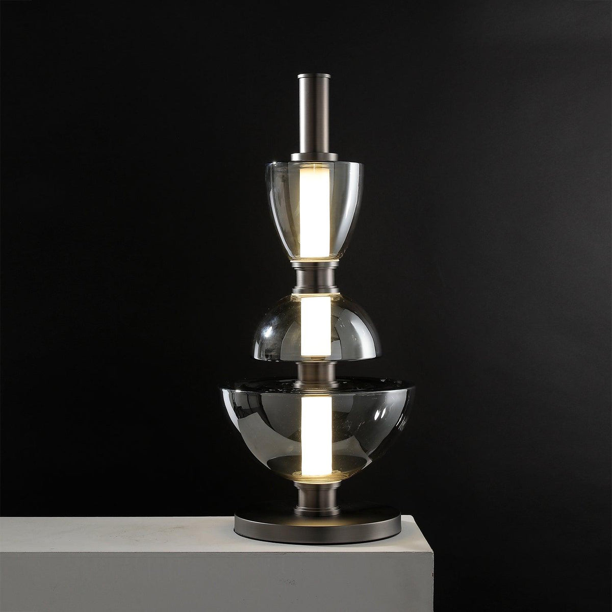 Symbol Table Light ∅ 11.8″ x H 26.8″ / Dia 30cm x H 68cm / Black + Smoke Gray / US plug Table lamp