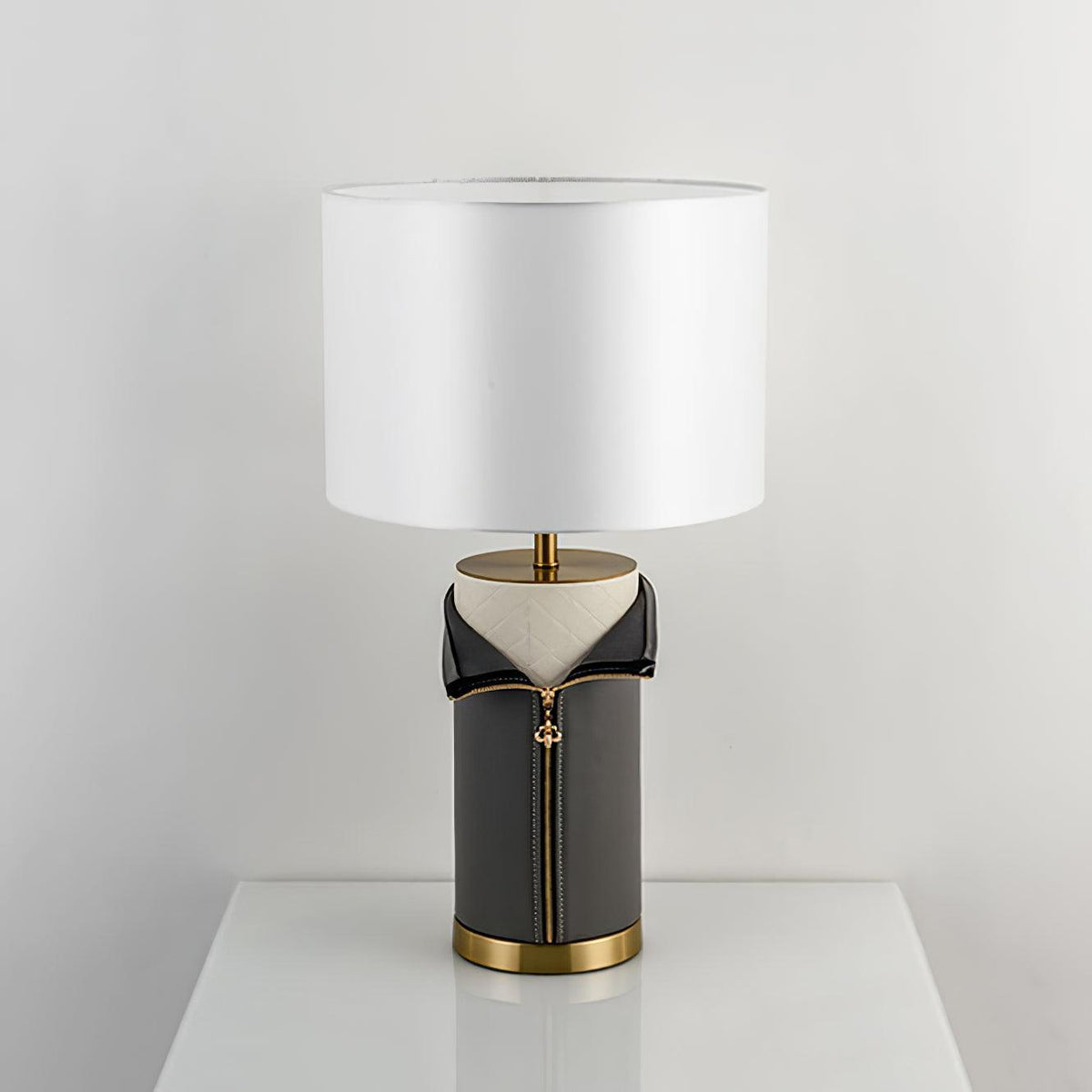 Vintage Leather Table Lamp ∅ 14.2″ x H 25.6″ / Dia 36cm x H 65cm / Grey + White / US plug Table lamp