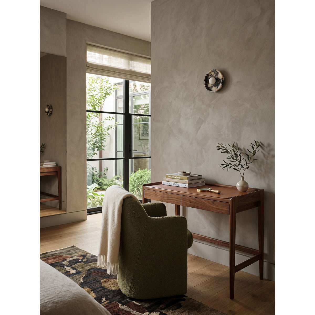 Viola Disc Wall Lamp