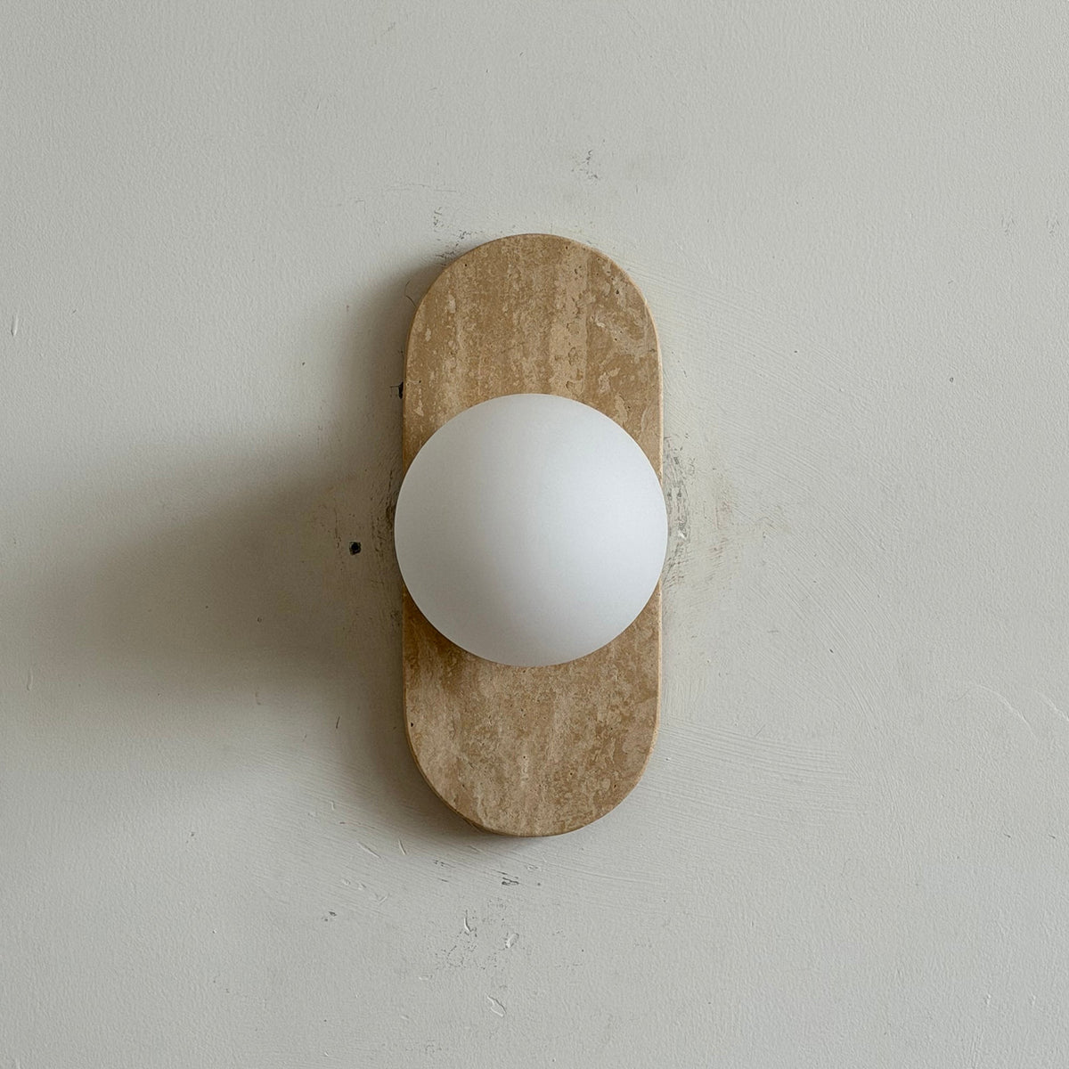 Viola Oval Wall Lamp
