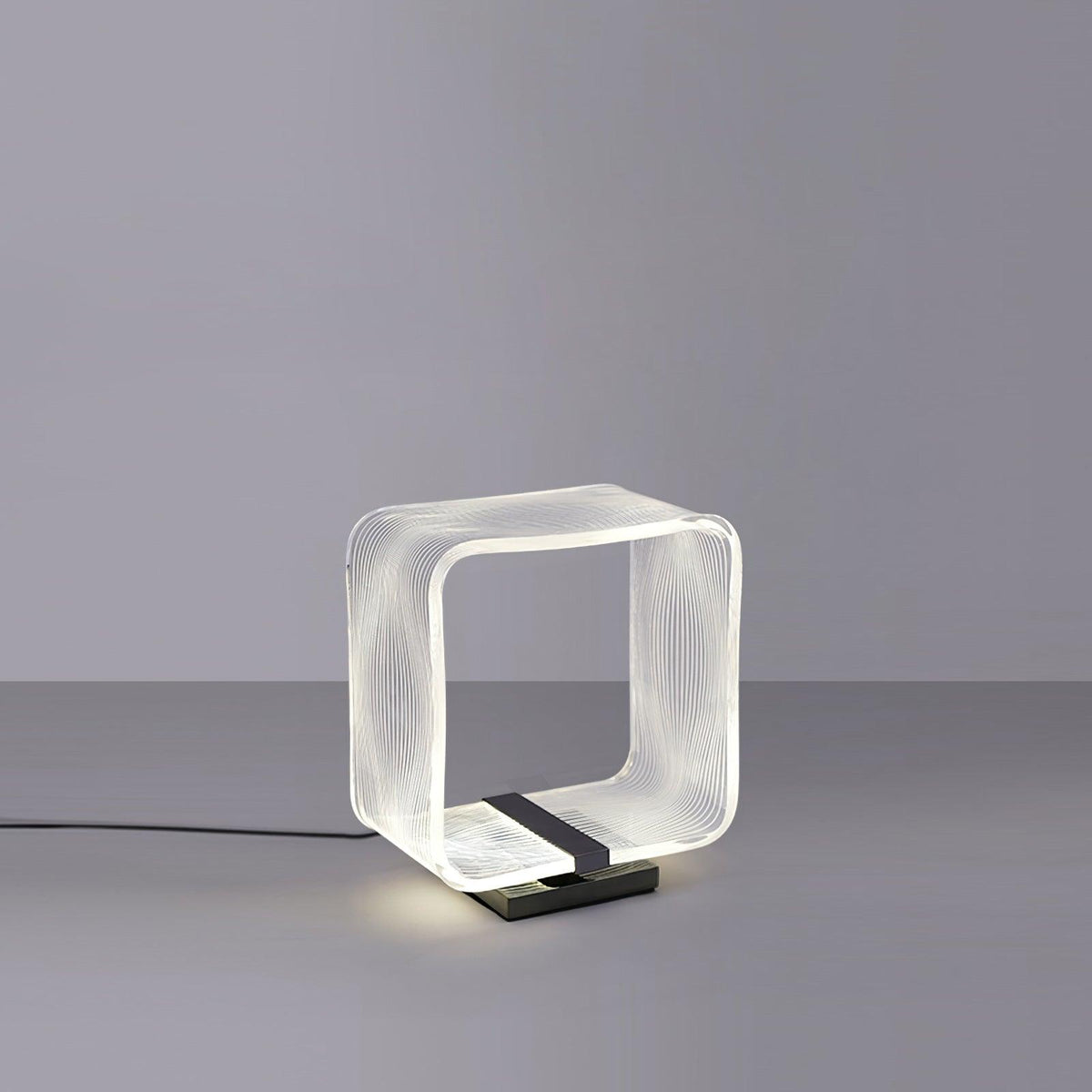 Wire Cube Table Lamp ∅ 9.4″ x H 10.6″ / Dia 24cm x H 27cm / Black + Clear / US plug Table lamp