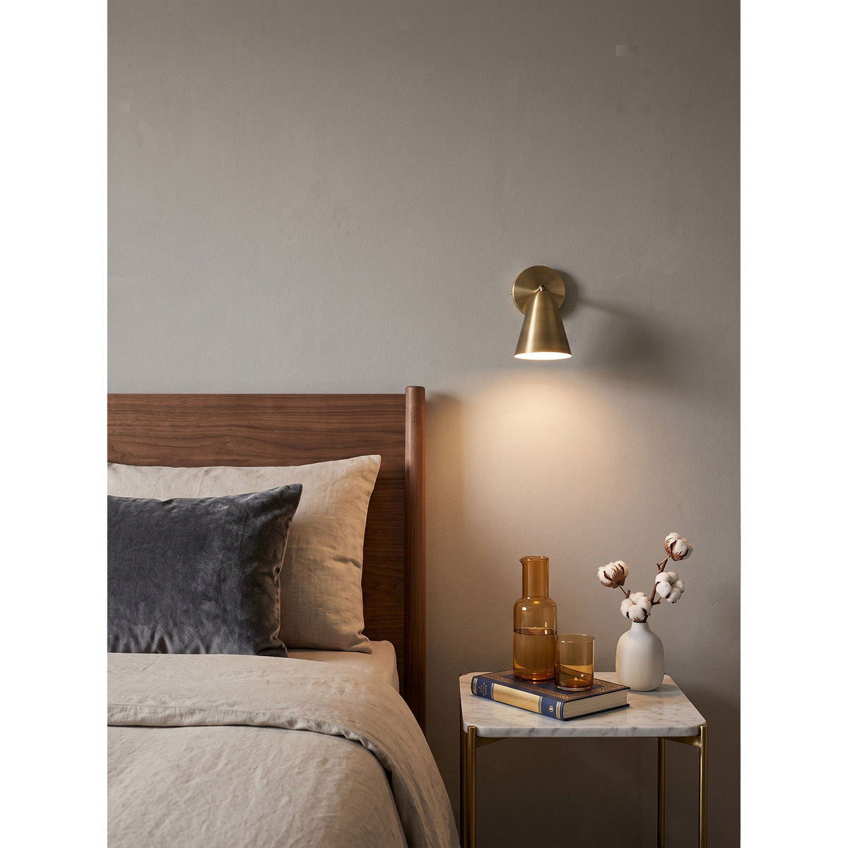 Dax Brass Wall Lamp