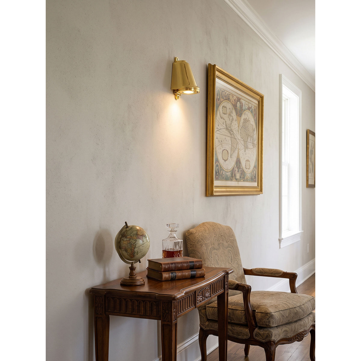 Mast Wall Lamp
