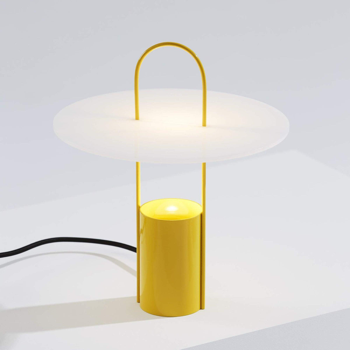 Nomade Table Lamp ∅ 11″ x H 13″ / Dia 28cm x H 33cm / Yellow / US Plug Table lamp